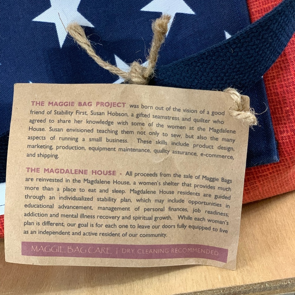 Maggie Bag. Flag In Design - Picture 5 of 5